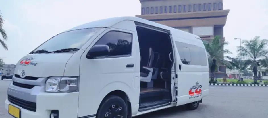 CGTrans bringing passengers to their travel destination