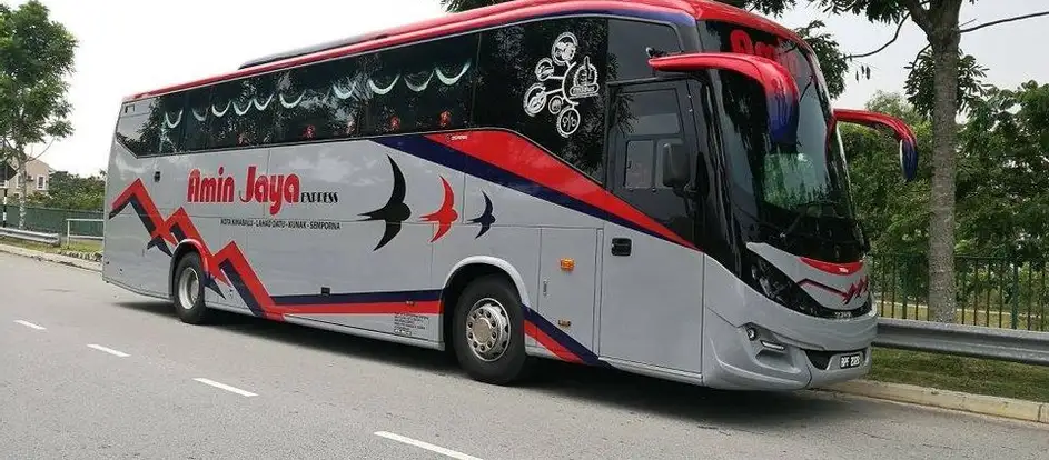 Amin Jaya Express bringing passengers to their travel destination