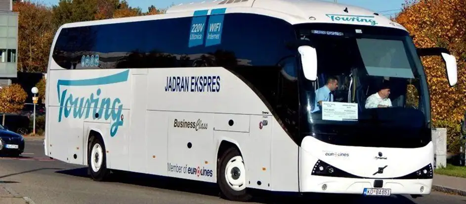 Croatia bus-Globtour-Touring-Jadran ekspres bringing passengers to their travel destination