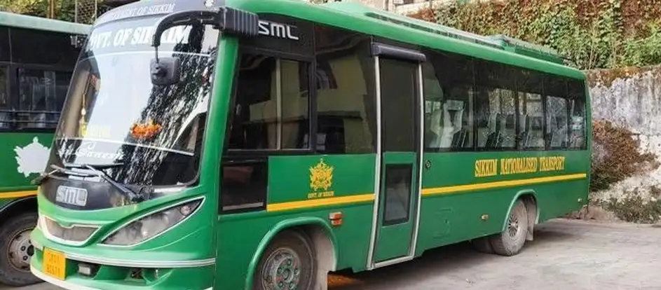 Sikkim Nationalised Transport 乗客を旅行先に連れて行く