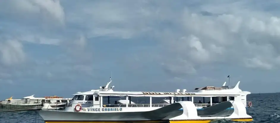 Vince Gabriel Liner 将乘客送到其旅行目的地