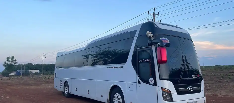 Lana Express bringing passengers to their travel destination