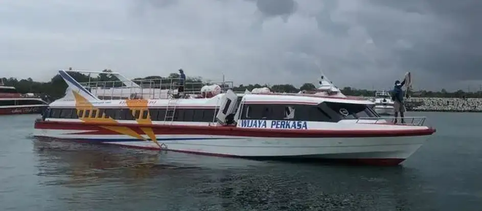 Wijaya Perkasa 승객을 여행 목적지까지 운송