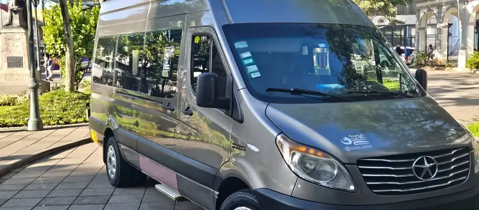 Amazing Go Costa Rica 将乘客送到其旅行目的地