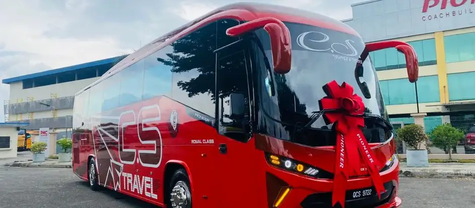 CS Travel and Tours portando i passeggeri alla loro destinazione di viaggio