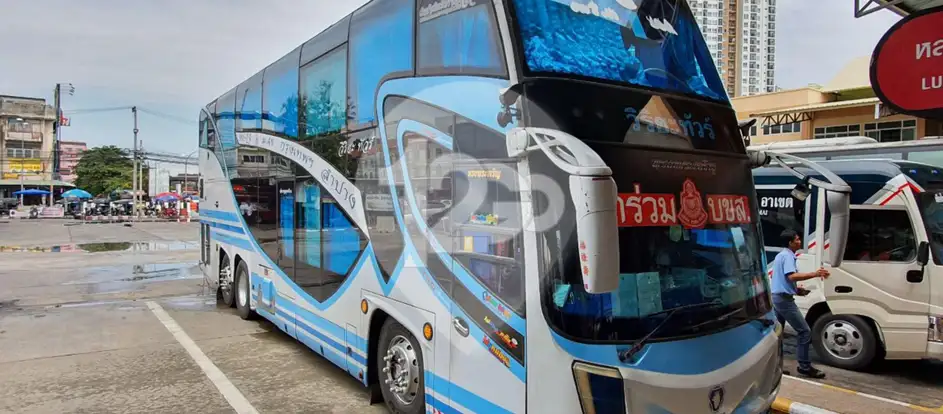 Viriya Tour llevar a los pasajeros a su destino de viaje