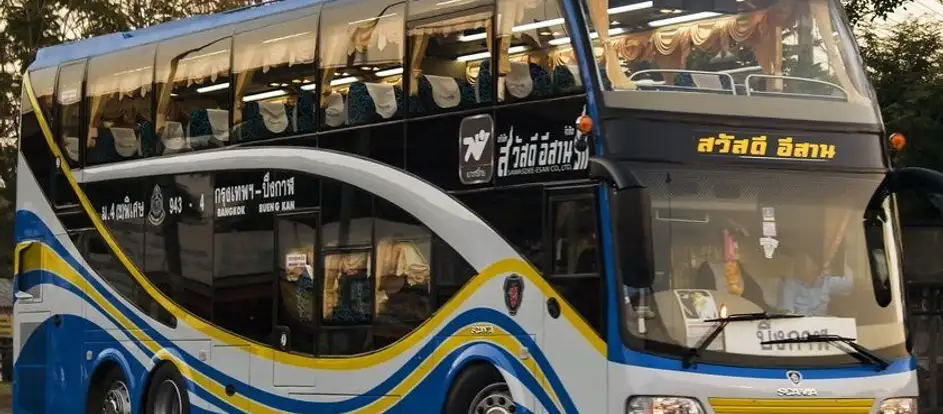 Sawadee Esan portando i passeggeri alla loro destinazione di viaggio