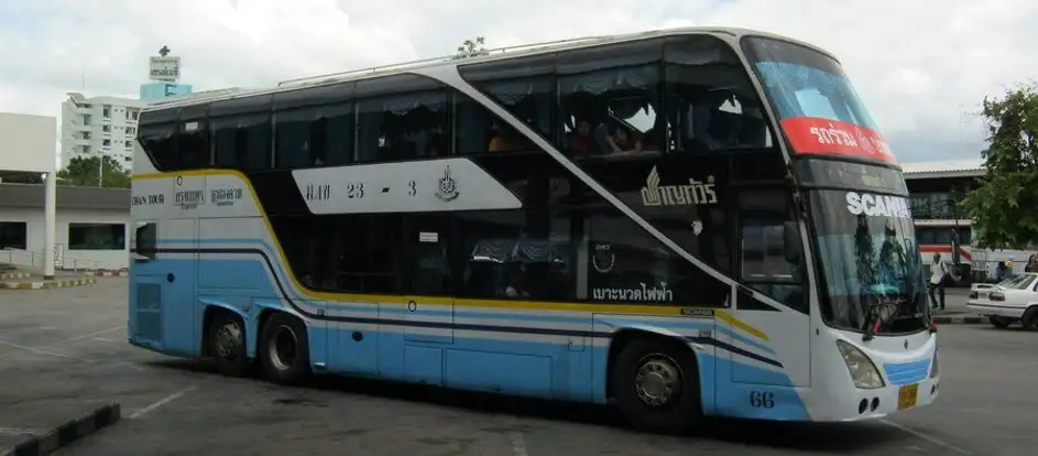 Chan Tour 乗客を旅行先に連れて行く