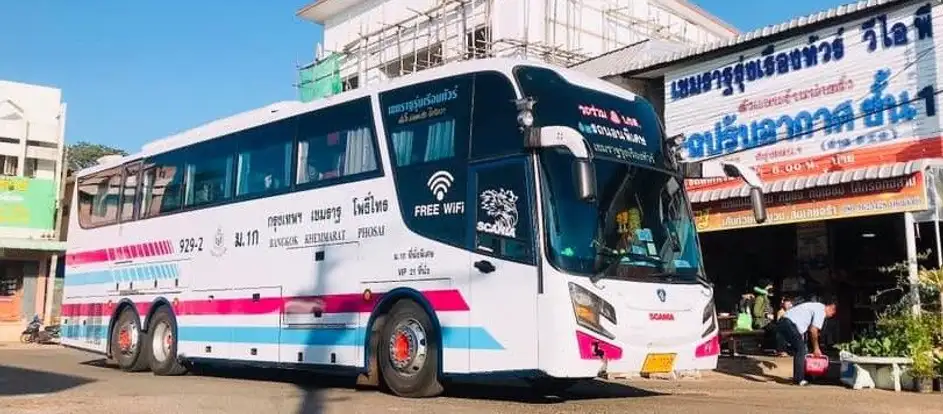 Khemmarat Rungreang Tour amener les passagers à leur destination