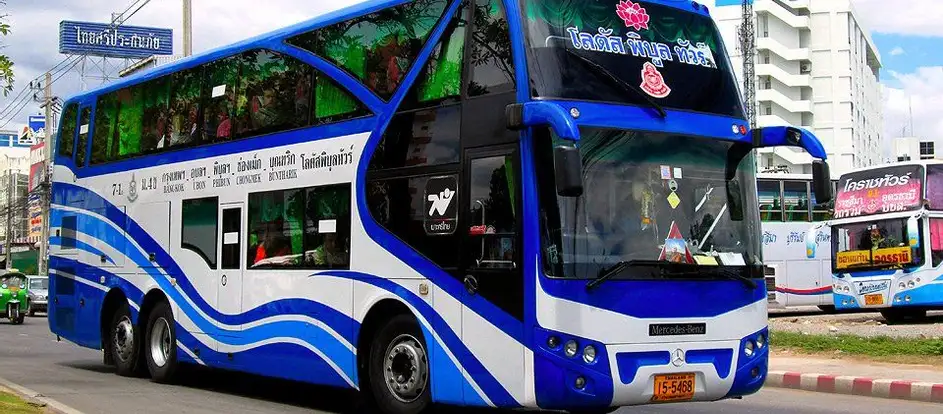 Lotus Phibun Tour llevar a los pasajeros a su destino de viaje
