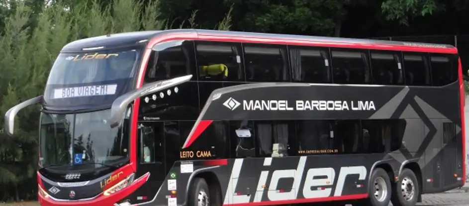 Lider đưa hành khách tới điểm du lịch của mình