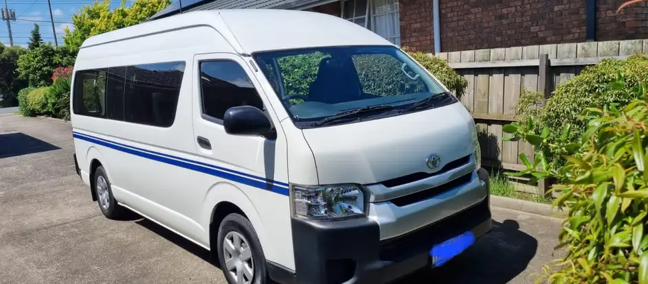 Rapid Maxi Cabs bringing passengers to their travel destination