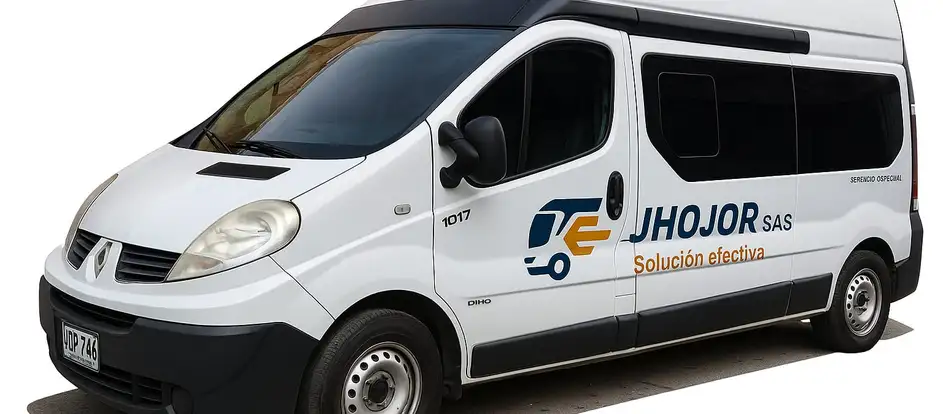 Jhojor bringing passengers to their travel destination