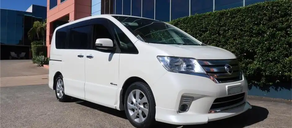Milele Tours and Travel portando i passeggeri alla loro destinazione di viaggio