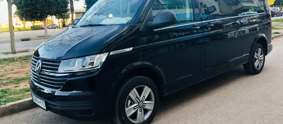 Linda Tours bringing passengers to their travel destination