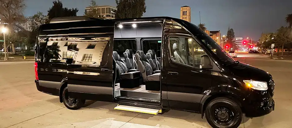 Sharm Luxury Rides bringing passengers to their travel destination