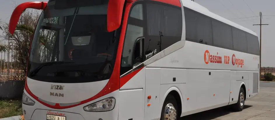 Nassim VIP Voyage llevar a los pasajeros a su destino de viaje
