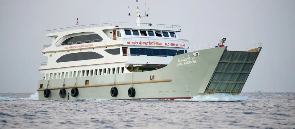 Ruea Chor Maetapee passagiers naar hun reisbestemming brengen
