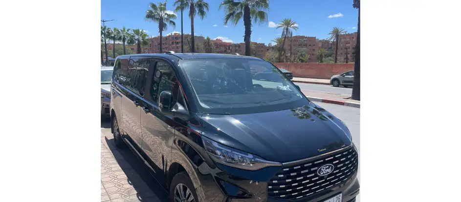 Holitripdays bringing passengers to their travel destination