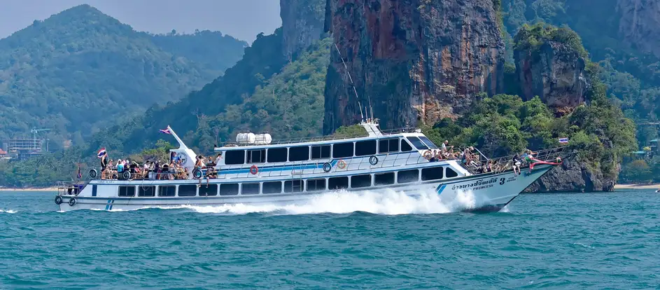 Ao Nang Travel and Tour llevar a los pasajeros a su destino de viaje