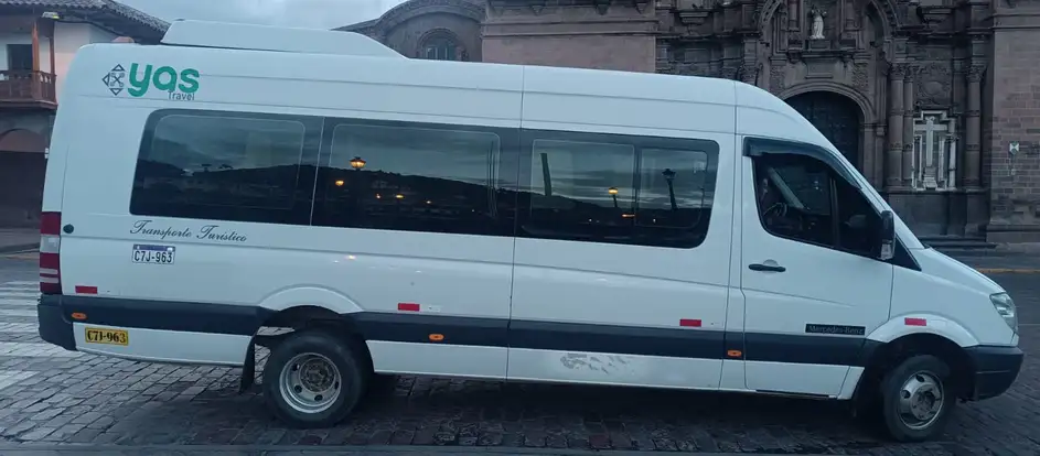 Yas Travel bringing passengers to their travel destination