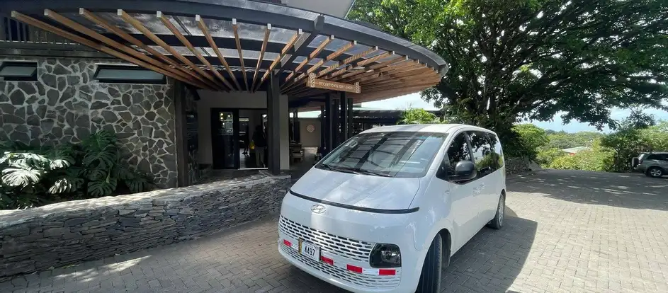 Oasis Travel bringing passengers to their travel destination