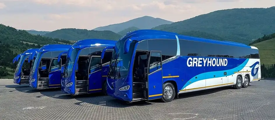 Greyhound Premium นำผู้โดยสารไปยังจุดหมายปลายทาง