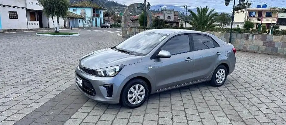 Car VIP bringing passengers to their travel destination