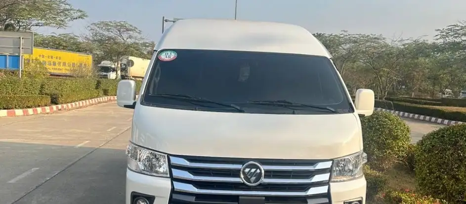 Zhan Zhao Travel bringing passengers to their travel destination