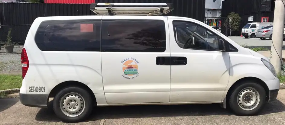 Venao Tours & Shuttles 乗客を旅行先に連れて行く