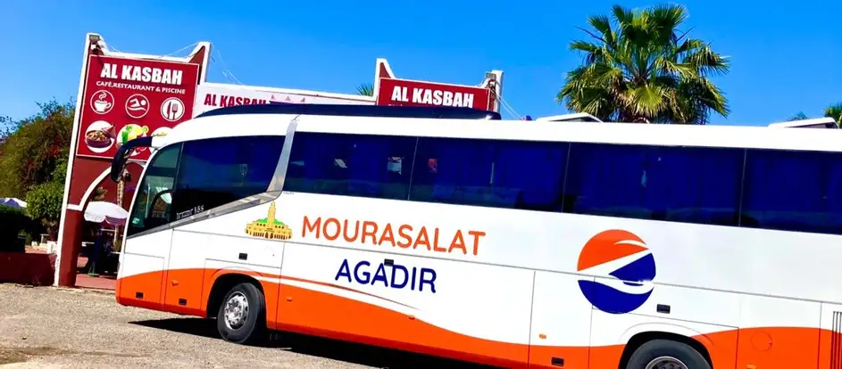Mourassalat Agadir levando passageiros ao seu destino de viagem