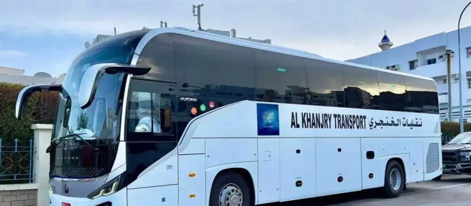 Al Khanjry Transport bringing passengers to their travel destination
