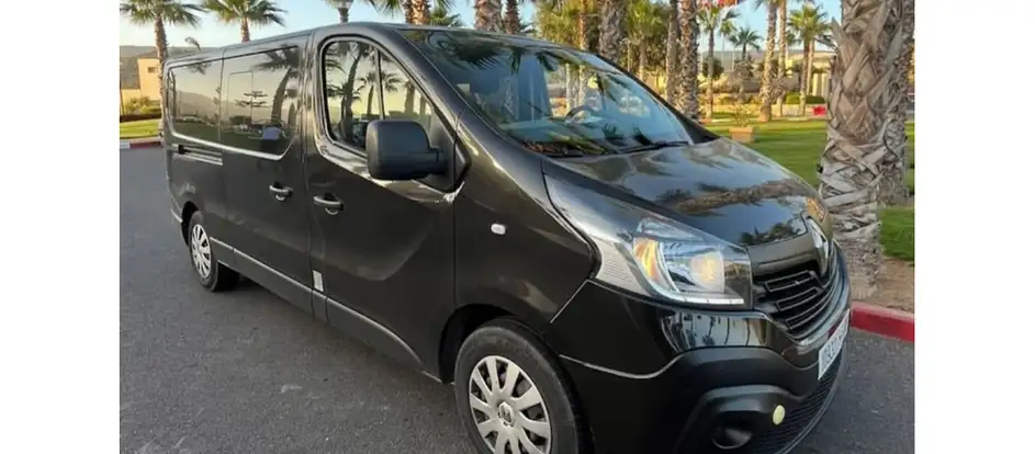 Mouja Tours bringing passengers to their travel destination