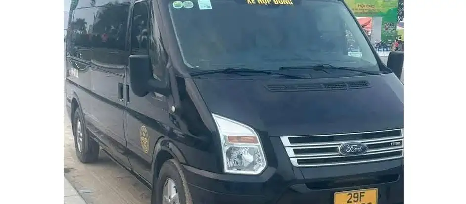 Tan Mai portando i passeggeri alla loro destinazione di viaggio