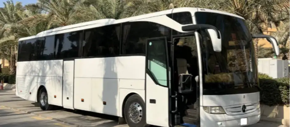 Al-Sahm Bus นำผู้โดยสารไปยังจุดหมายปลายทาง