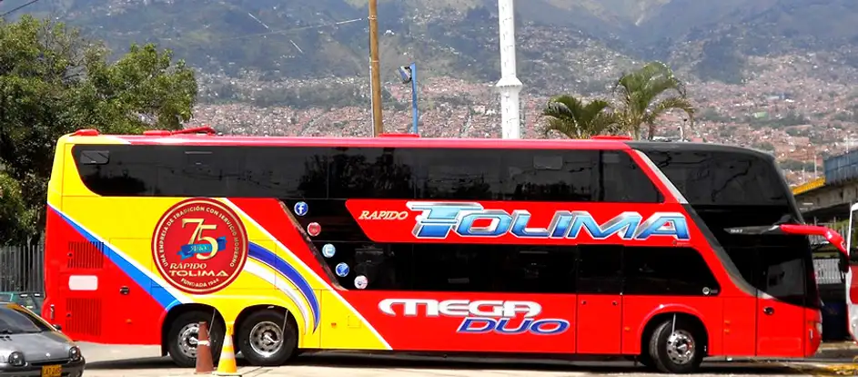 Rapido Tolima 乗客を旅行先に連れて行く